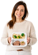 Ewelina z pudełkiem cateringu Eat Fit
