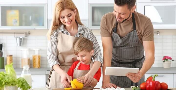 bigstock Family cooking in kitchen Coo 206328583 720x470 1 720x370 1