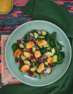 kolacja salatka z gnochci i warzywami
