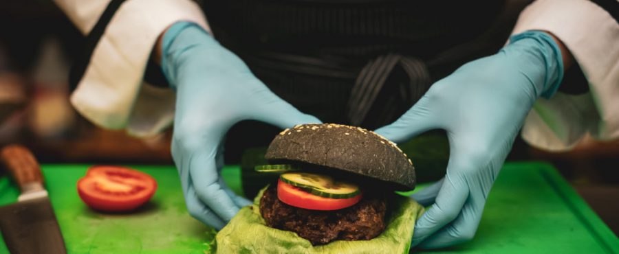 Dieta pudełkowa czy gotowanie w domu? Porównanie kosztów, czasu i wygody